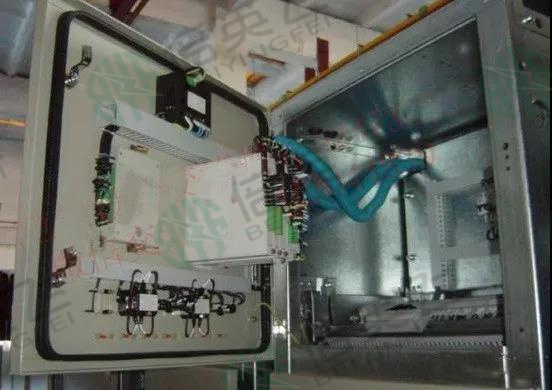 KYN28A-12高压开关柜低压室图.jpg
